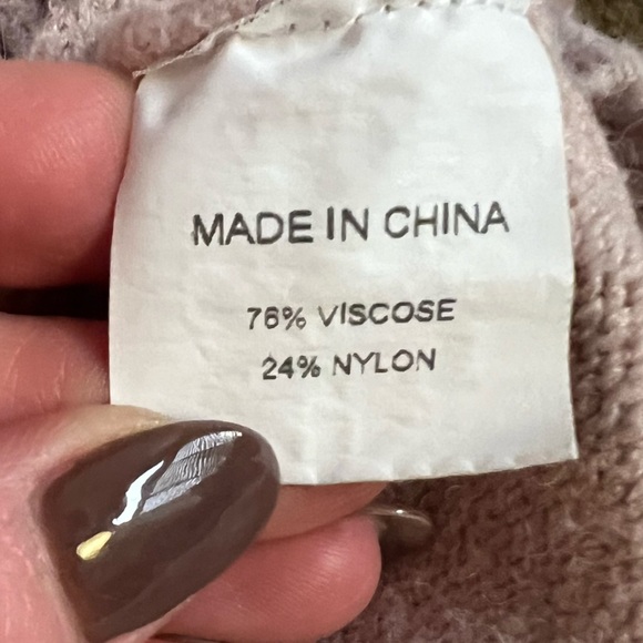 SIMPLEE APPAREL BLUSH PINK ONE PUFF SHOULDER CABLE KNIT SWEATER SIZE SMALL - Picture 7 of 8